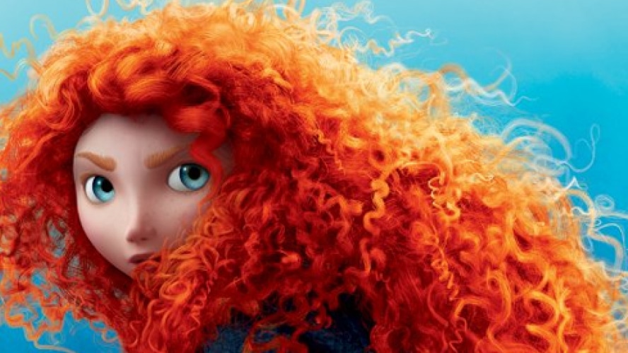 photo de mérida, princesse aux cheveux roux et bouclés